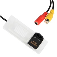 Автомобільна камера заднього виду Volkswagen Jetta 2013-2016 Skoda Rapid 2012-2016 (976)