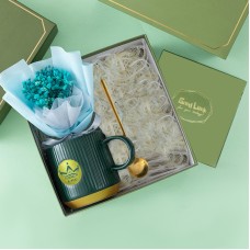Сувенирный подарочный набор 7X12 чашка+ложка+букет из гипсофилы Blue