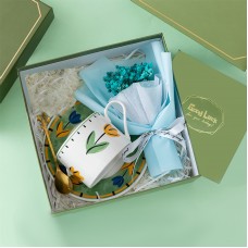 Сувенирный подарочный набор 7X6 чашка с блюдцем+ложка+букет из гипсофилы Blue