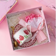 Сувенирный подарочный набор 7F1 чашка с блюдцем+ложка+букет из гипсофилы Pink