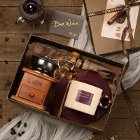 Кавовий набір A3 для приготування кави ручна ретро кавомолка+чашка з блюдцем+ложка+банка для кави подарунковій упаковці Burgundy