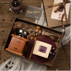 Кавовий набір A3 для приготування кави ручна ретро кавомолка+чашка з блюдцем+ложка+банка для кави подарунковій упаковці Burgundy