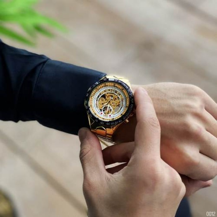 Winner 8067 Gold-Black-White Red Cristal