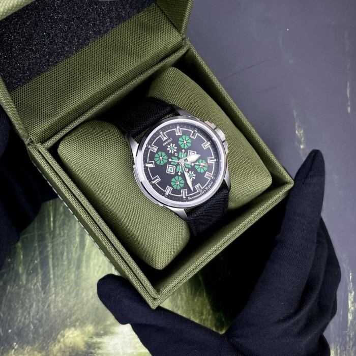 Awarder Embroidery Silver-Green Black Battery 10ATM