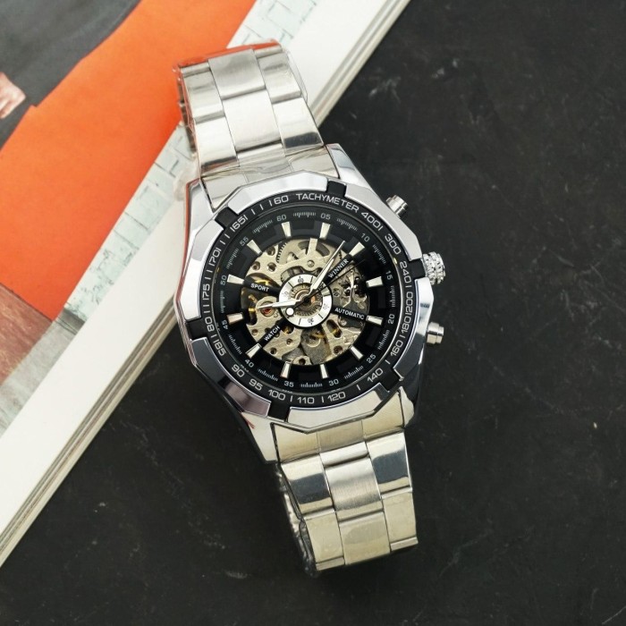 Годинник Winner 8042 Silver-Black-Silver: стиль і функціональність