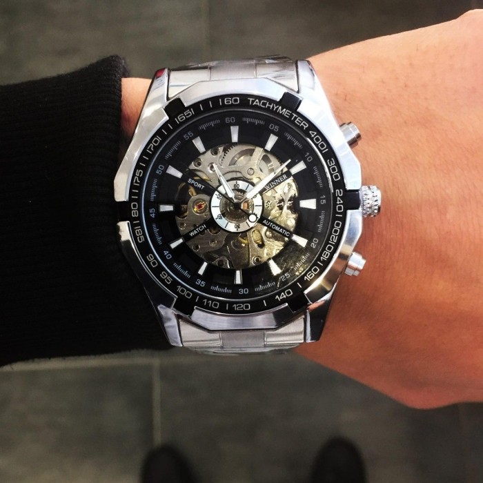 Годинник Winner 8042 Silver-Black-Silver: стиль і функціональність