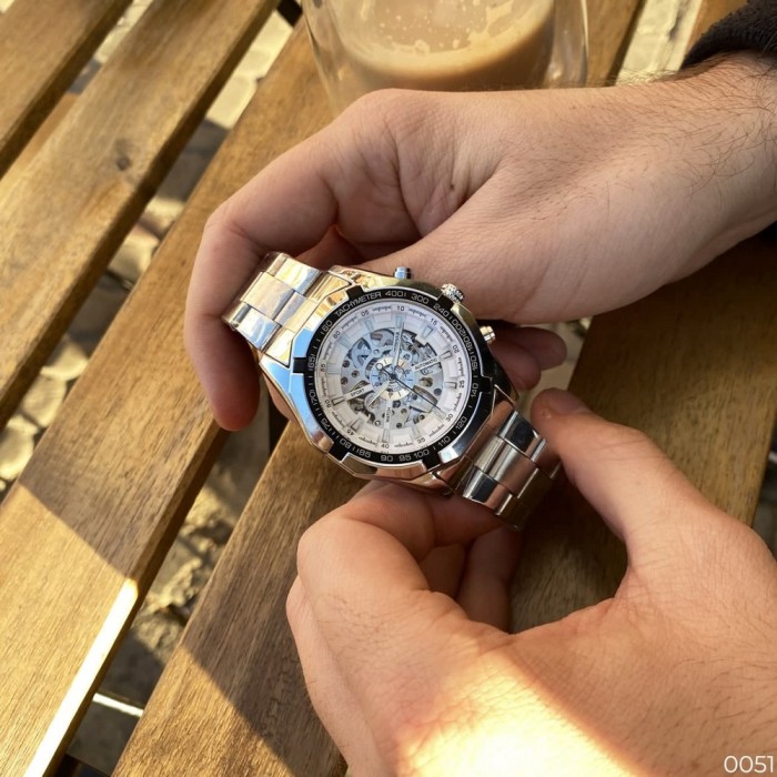 Годинник Winner 8042 Silver-Black-White: Стиль та Надійність