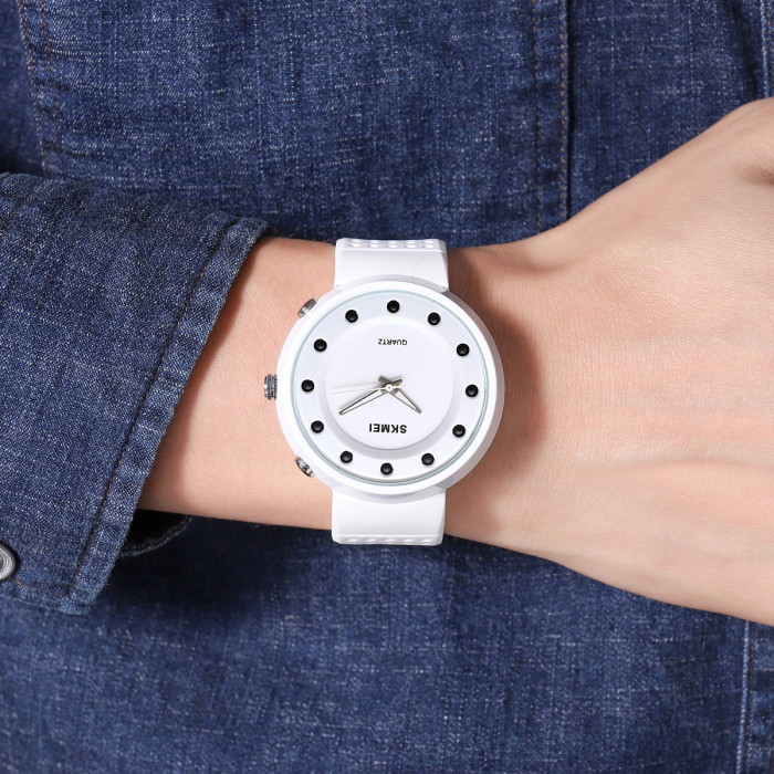 Наручний годинник Skmei 2132WT White – стиль та практичність