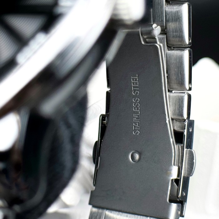 Годинник Curren 8422 Silver-Black - стиль та елегантність